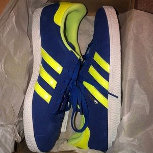 💃🏽 Host Pick! 💃🏽 Adidas Gazelle Sneakers